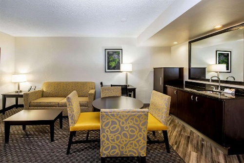La Quinta Inn & Suites by Wyndham Fort Lauderdale Tamarac image 24