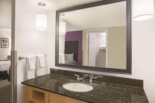 La Quinta Inn & Suites by Wyndham Fort Lauderdale Tamarac image 32