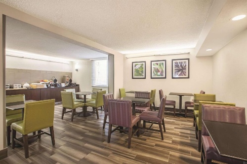 La Quinta Inn & Suites by Wyndham Fort Lauderdale Tamarac image 36