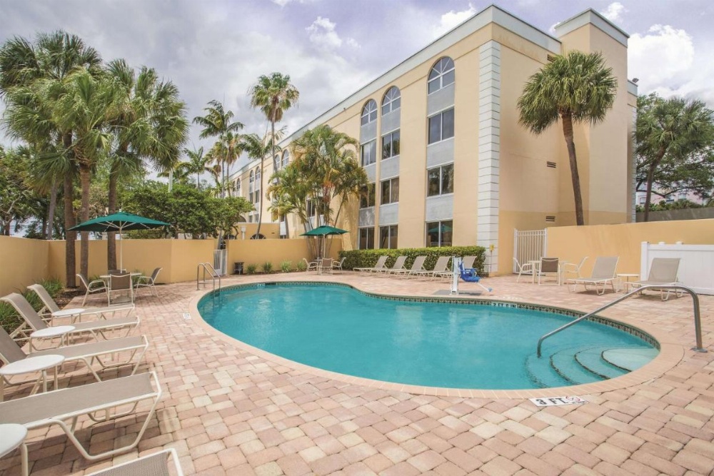 La Quinta Inn & Suites by Wyndham Fort Lauderdale Tamarac Image 39
