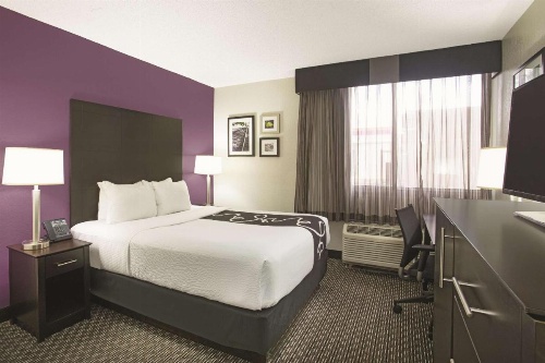 La Quinta Inn & Suites by Wyndham Fort Lauderdale Tamarac image 42