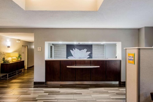 La Quinta Inn & Suites by Wyndham Fort Lauderdale Tamarac image 5